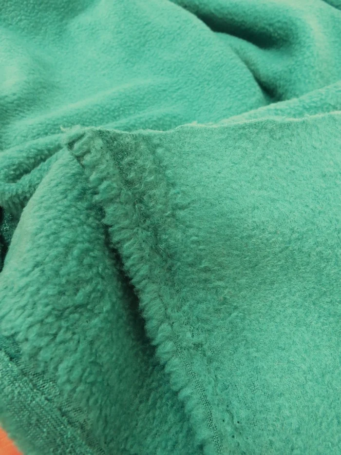 Fleece Fabric Solid / Kelly Green / 65 Yard Roll - Image 3